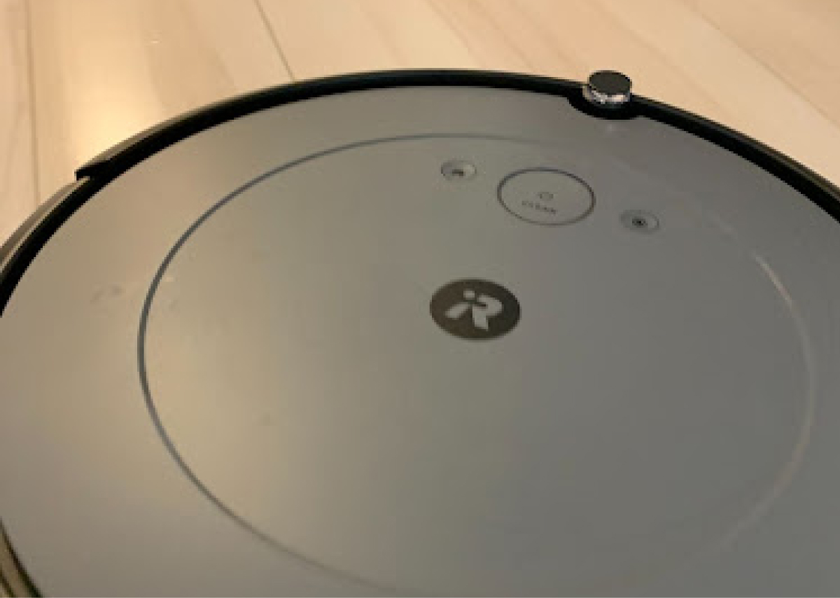 おふたり愛用のロボット掃除機「ルンバ」の写真